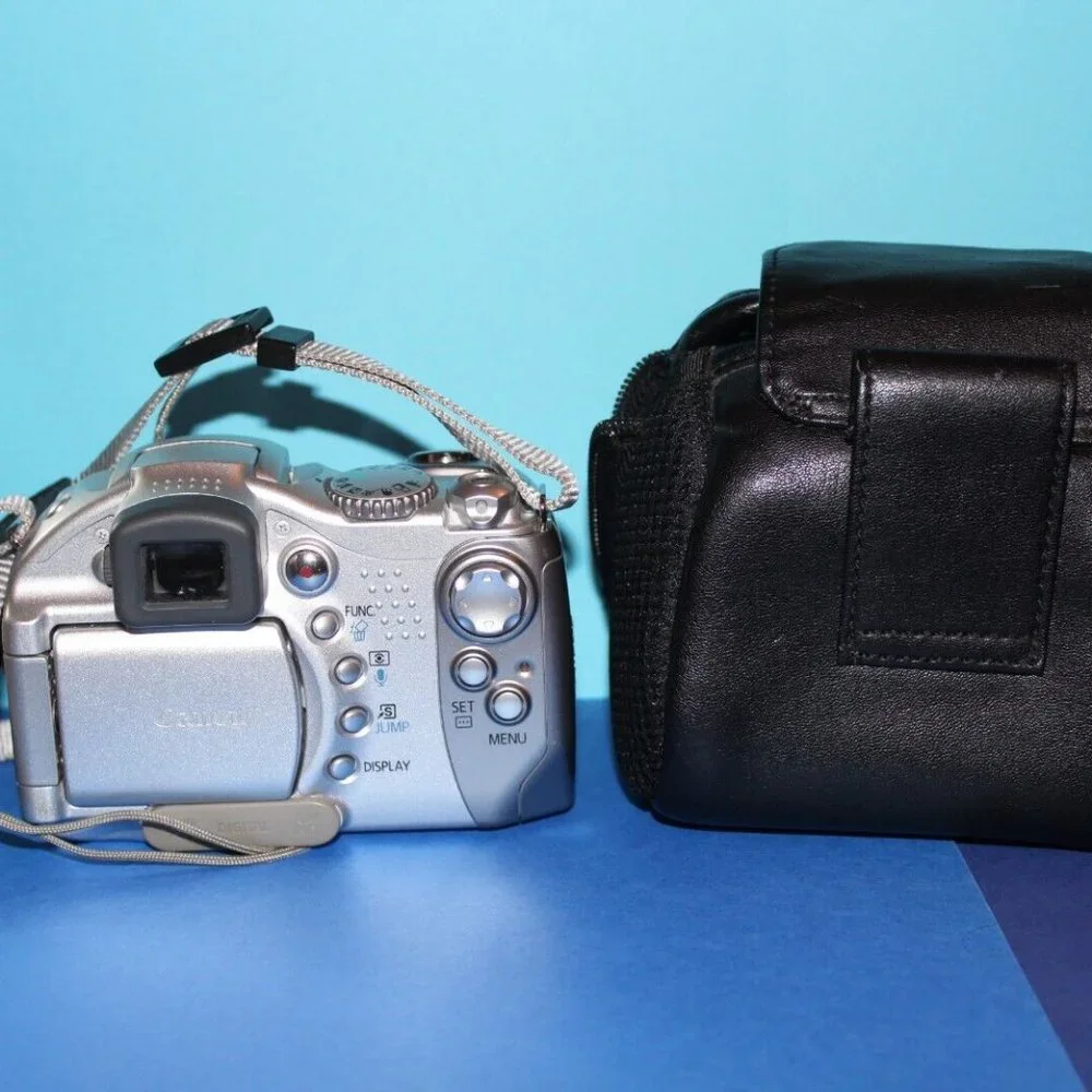 Canon Power Shot S1 iS Digital Camera 3.2 Mega Pixel Parts Only Silver 10X Zoom